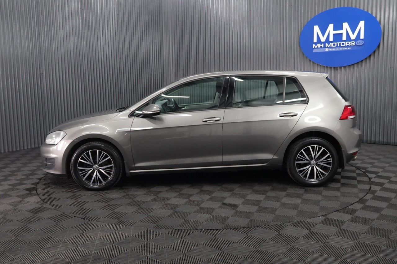 2014 VOLKSWAGEN GOLF 1.6 TDI BlueMotion Tech SE Hatchback 5dr Diesel Manual Euro 5 (s/s) (105 ps - vehicle photo 4 for sale on PureCar