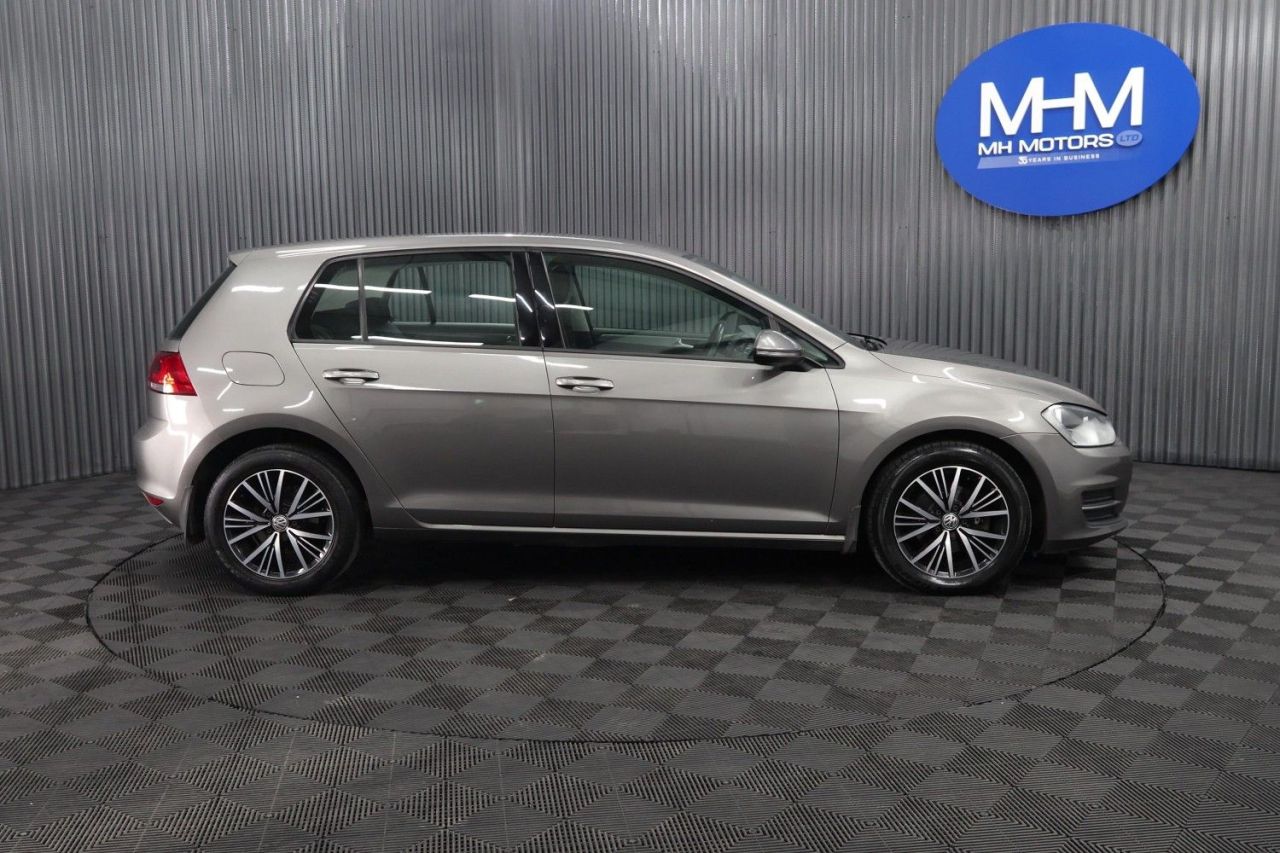 2014 VOLKSWAGEN GOLF 1.6 TDI BlueMotion Tech SE Hatchback 5dr Diesel Manual Euro 5 (s/s) (105 ps - vehicle photo 8 for sale on PureCar