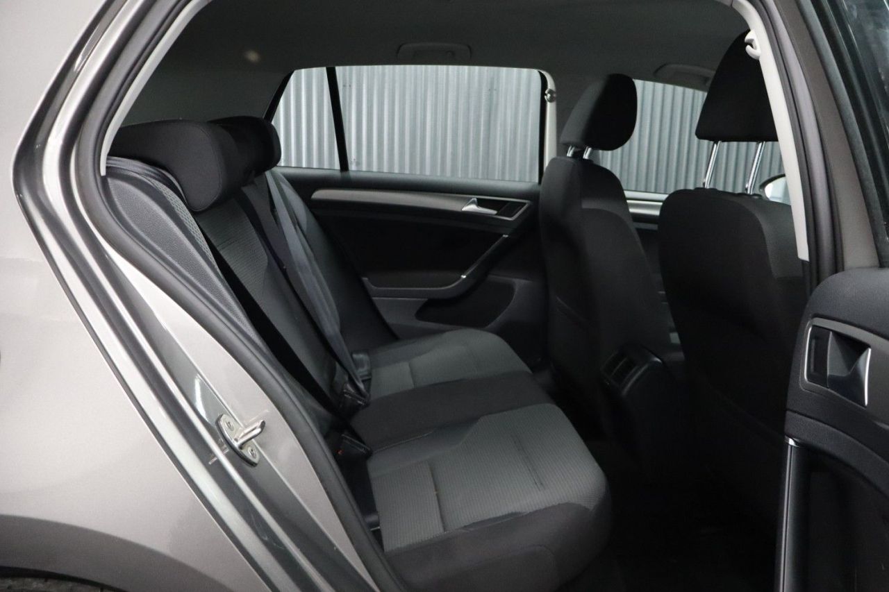 2014 VOLKSWAGEN GOLF 1.6 TDI BlueMotion Tech SE Hatchback 5dr Diesel Manual Euro 5 (s/s) (105 ps - vehicle photo 25 for sale on PureCar