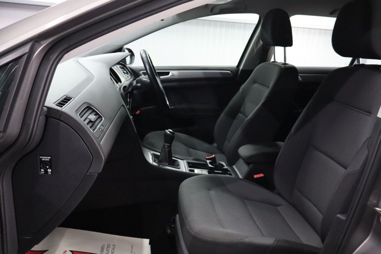 2014 VOLKSWAGEN GOLF 1.6 TDI BlueMotion Tech SE Hatchback 5dr Diesel Manual Euro 5 (s/s) (105 ps - vehicle photo 31 for sale on PureCar