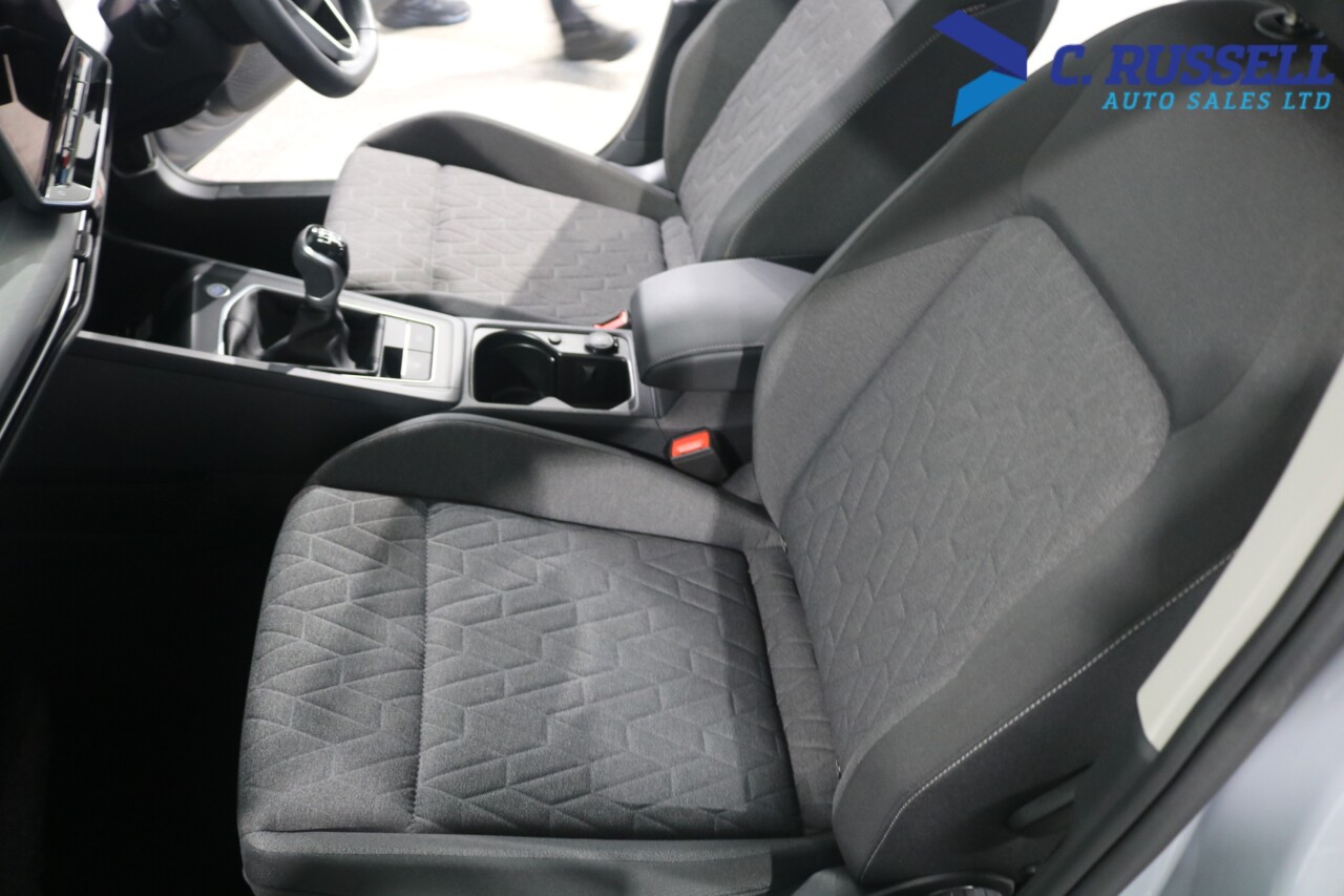 2025 VOLKSWAGEN GOLF 1.5 TSI Match Hatchback 5dr Petrol Manual Euro 6 (s/s) (115 ps) - vehicle photo 13 for sale on PureCar