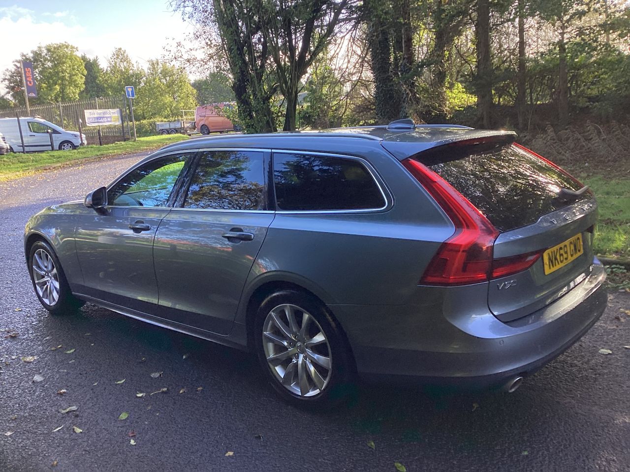 2019 VOLVO V90 2.0 T4 Momentum Plus Estate 5dr Petrol Auto Euro 6 (s/s) (190 ps) - vehicle photo 9 for sale on PureCar
