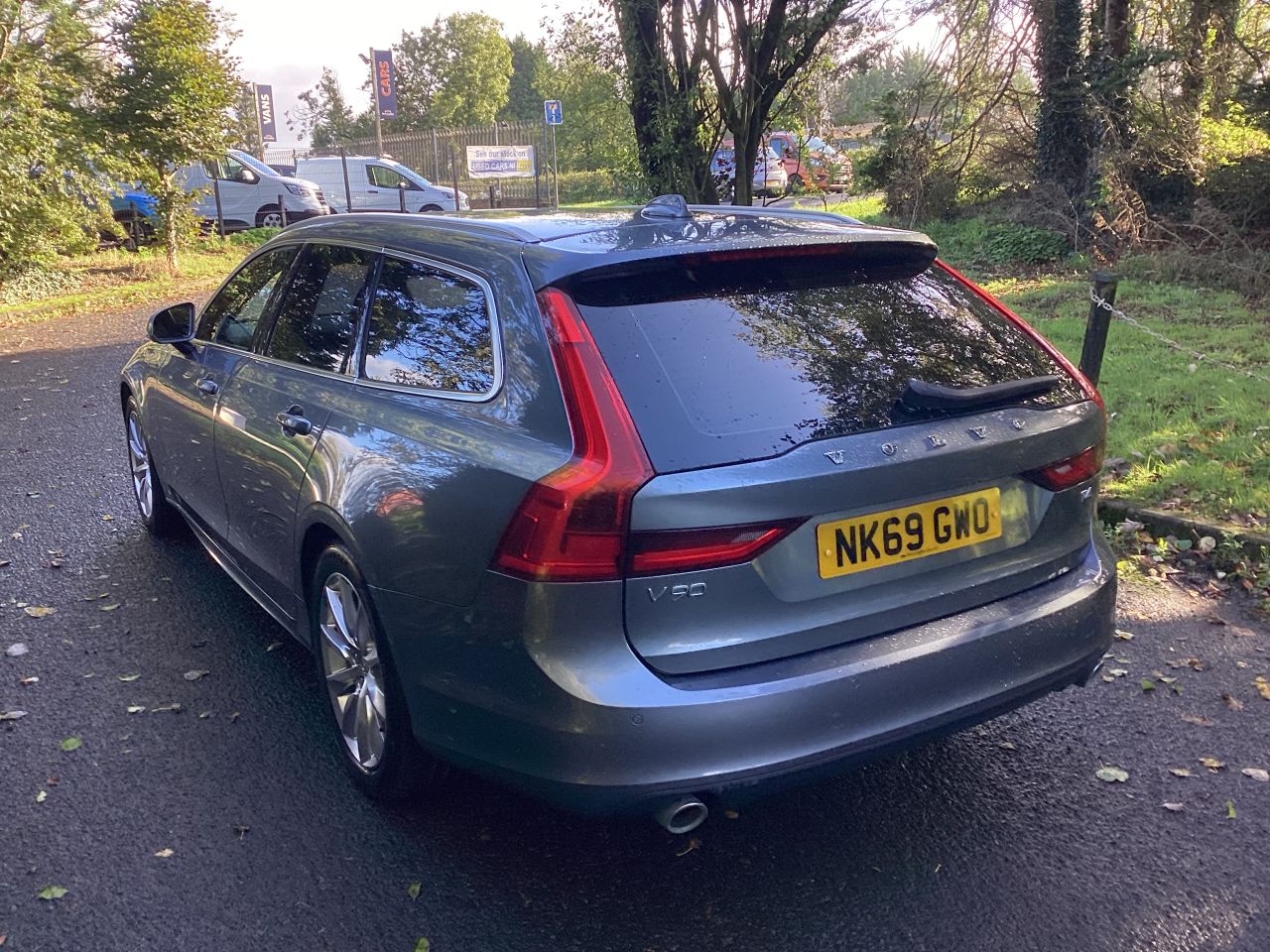 2019 VOLVO V90 2.0 T4 Momentum Plus Estate 5dr Petrol Auto Euro 6 (s/s) (190 ps) - vehicle photo 10 for sale on PureCar