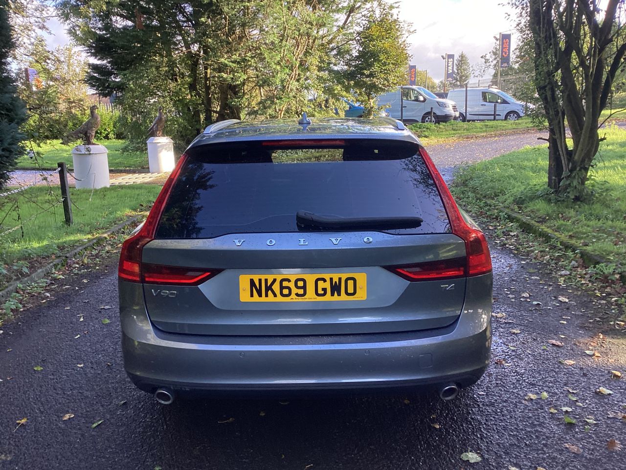 2019 VOLVO V90 2.0 T4 Momentum Plus Estate 5dr Petrol Auto Euro 6 (s/s) (190 ps) - vehicle photo 11 for sale on PureCar