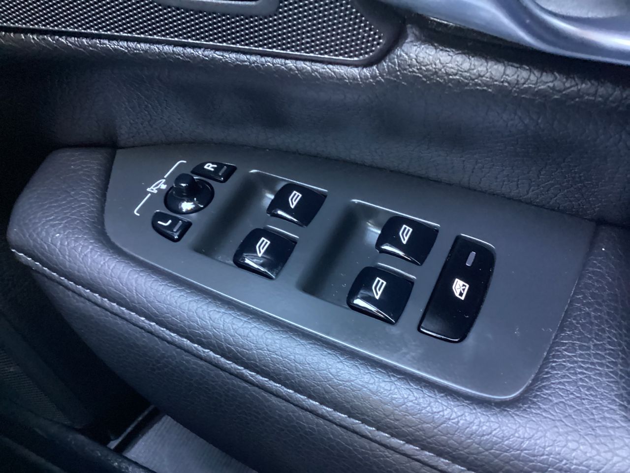 2019 VOLVO V90 2.0 T4 Momentum Plus Estate 5dr Petrol Auto Euro 6 (s/s) (190 ps) - vehicle photo 23 for sale on PureCar
