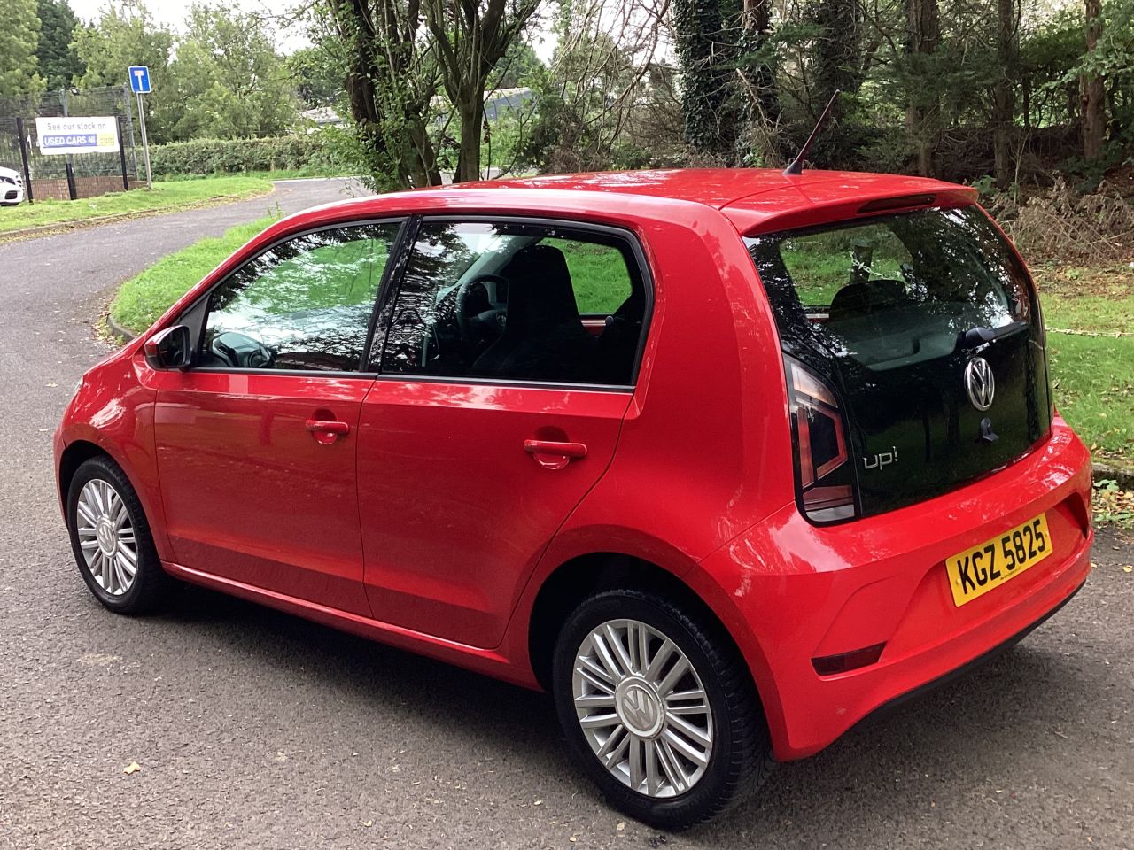 2018 VOLKSWAGEN UP! 1.0 Move up! Hatchback 5dr Petrol Manual Euro 6 (s/s) (60 ps) - vehicle photo 6 for sale on PureCar