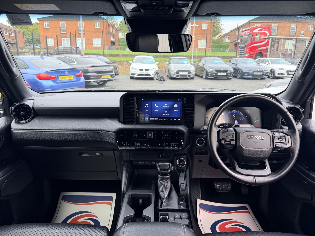2025 TOYOTA LAND CRUISER 2.8D Panel Van 5dr Diesel Auto 4WD LWB Euro 6 (s/s) (204 ps) - vehicle photo 10 for sale on PureCar