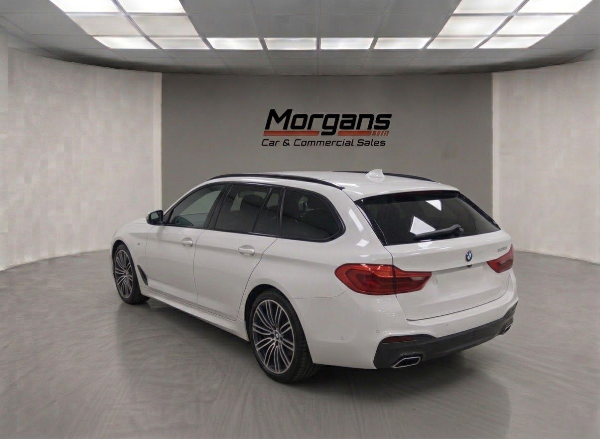 2018 BMW 5 SERIES 2.0 520d M Sport Estate 5dr Diesel Auto Euro 6 (s/s) (190 ps) - vehicle photo 2 for sale on PureCar
