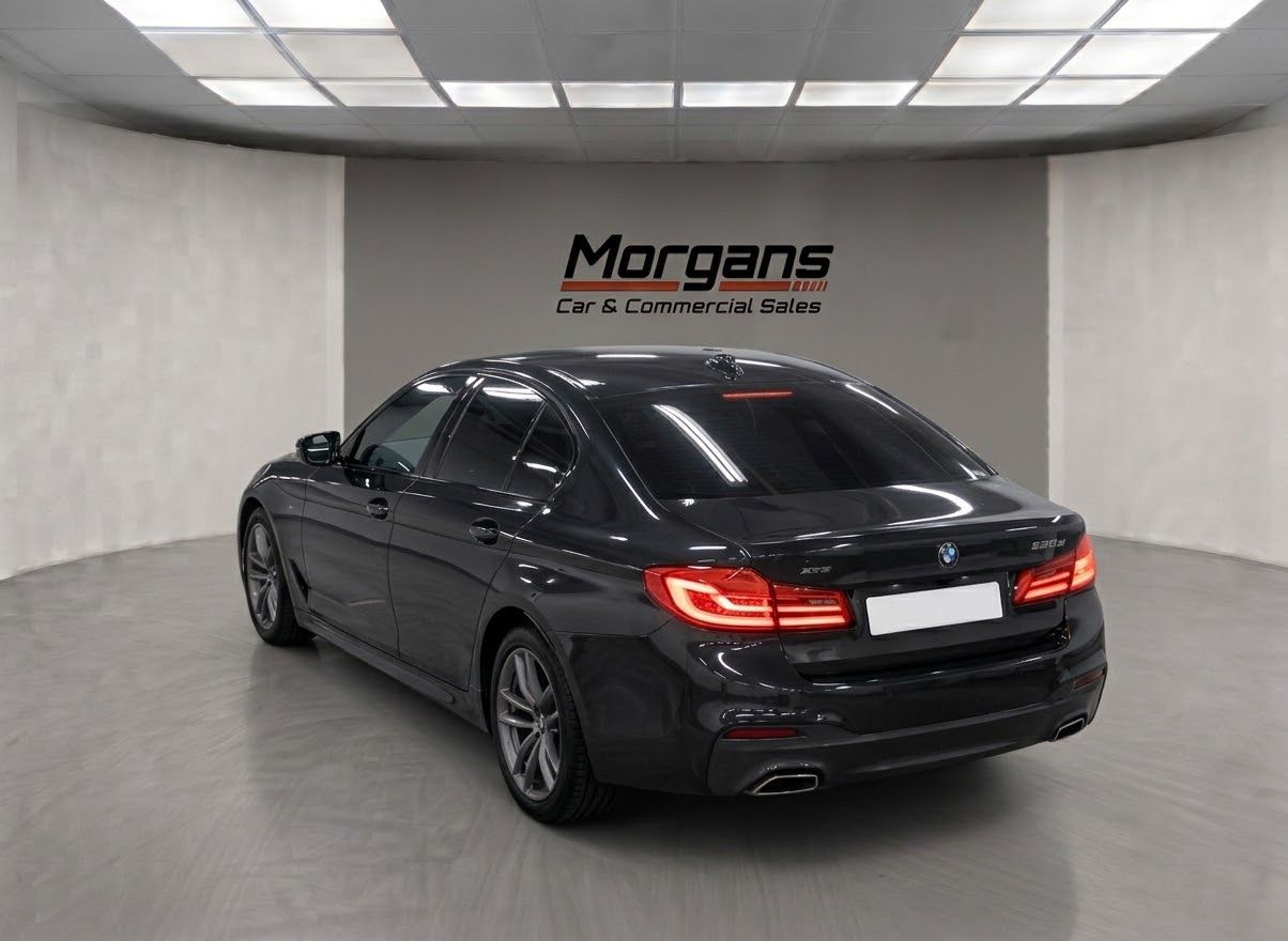 2019 BMW 5 SERIES 2.0 520d M Sport xDrive Saloon 4dr Diesel Auto Euro 6 (s/s) (190 ps) - vehicle photo 2 for sale on PureCar