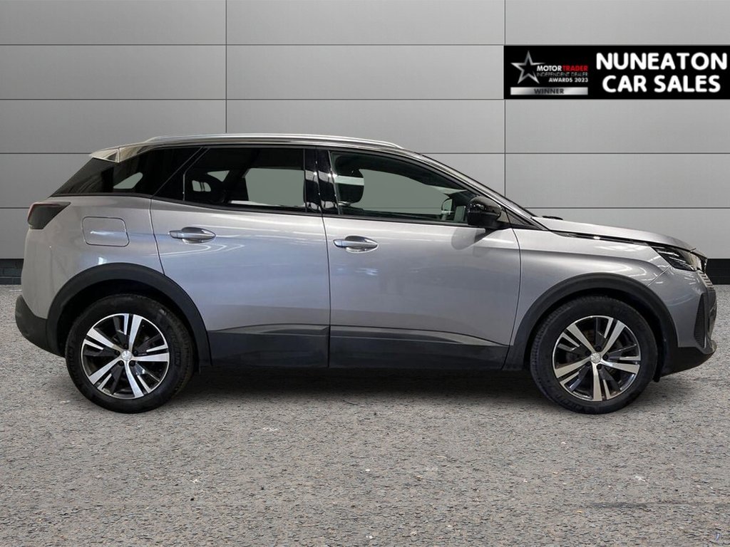 2023 Peugeot 3008 — image 2