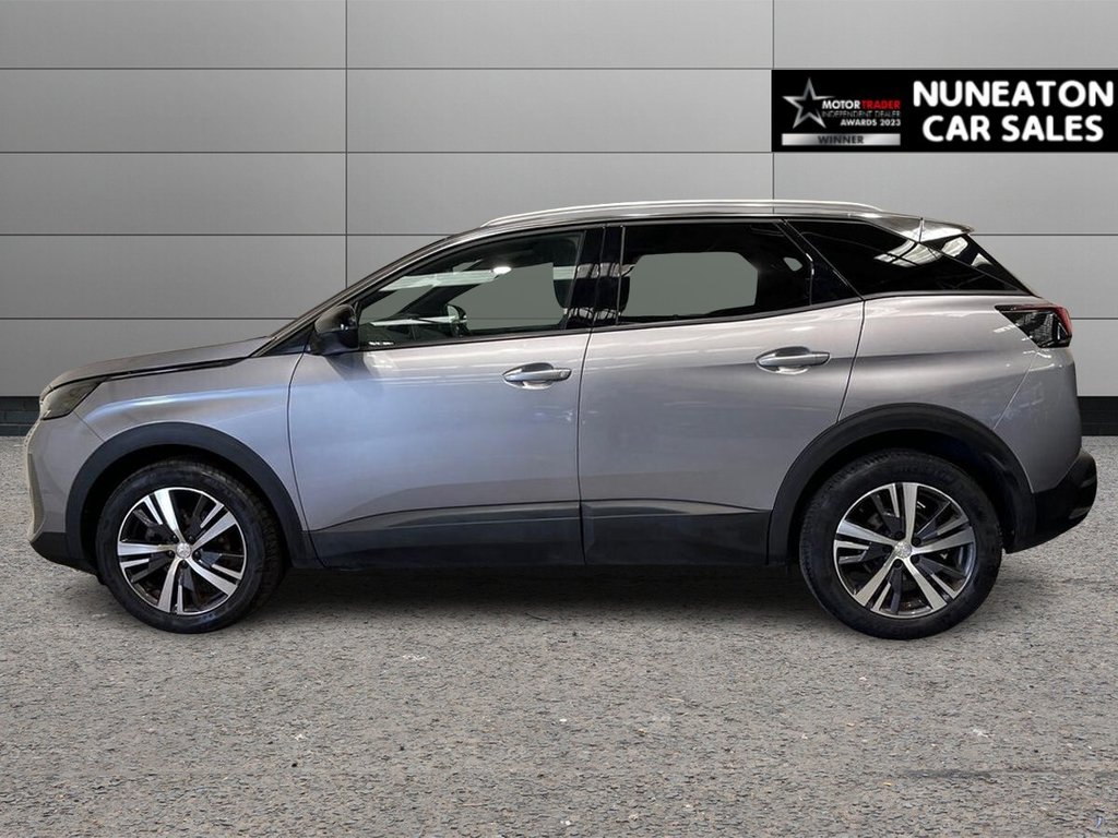 2023 Peugeot 3008 — image 5