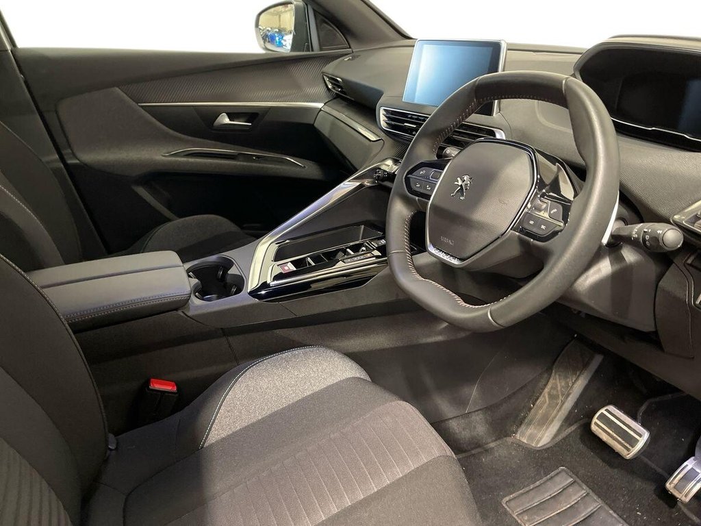 2023 Peugeot 3008 — image 8