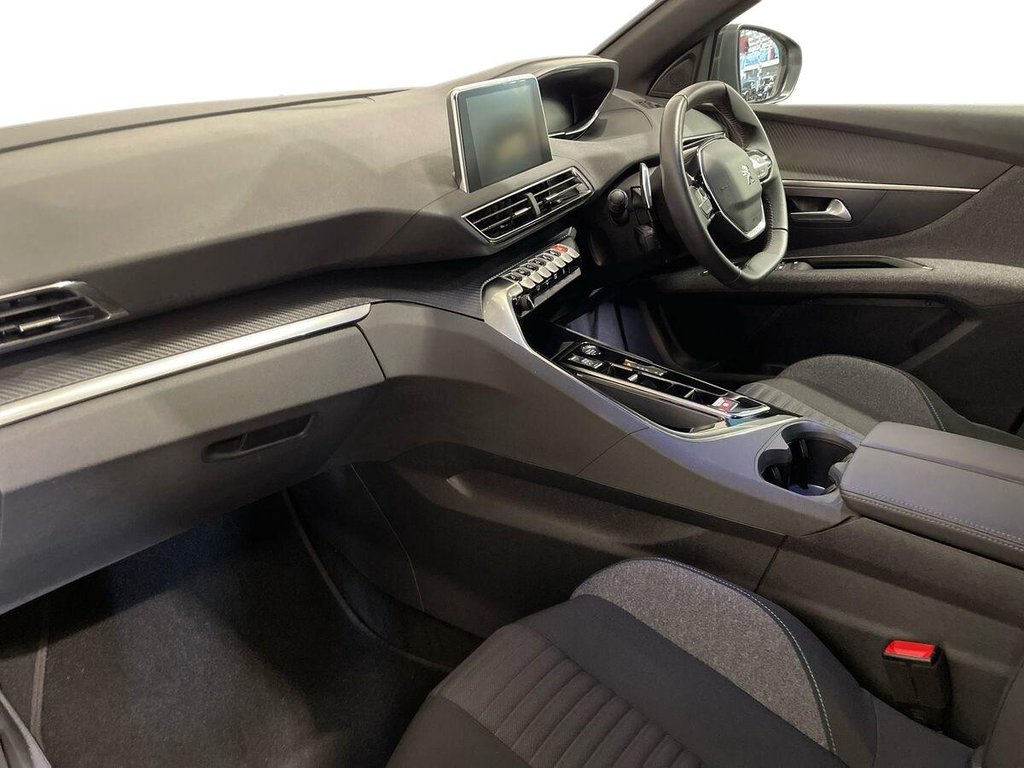 2023 Peugeot 3008 — image 12