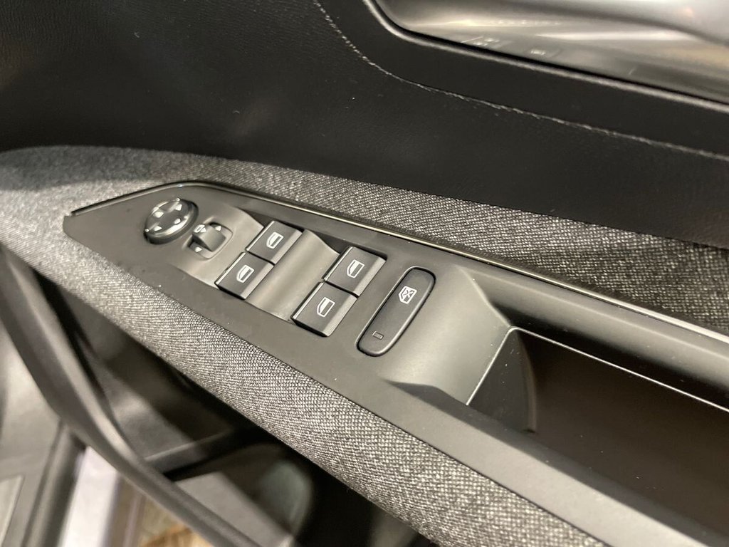 2023 Peugeot 3008 — image 15