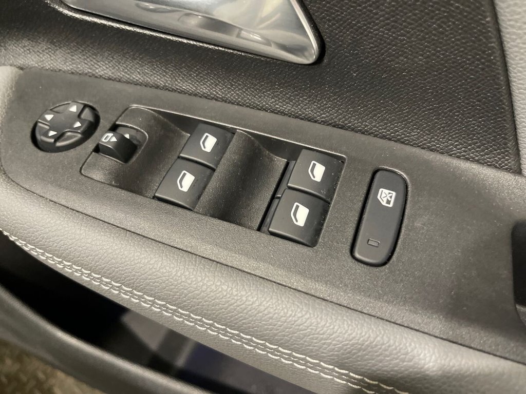 2022 Vauxhall Mokka — image 16