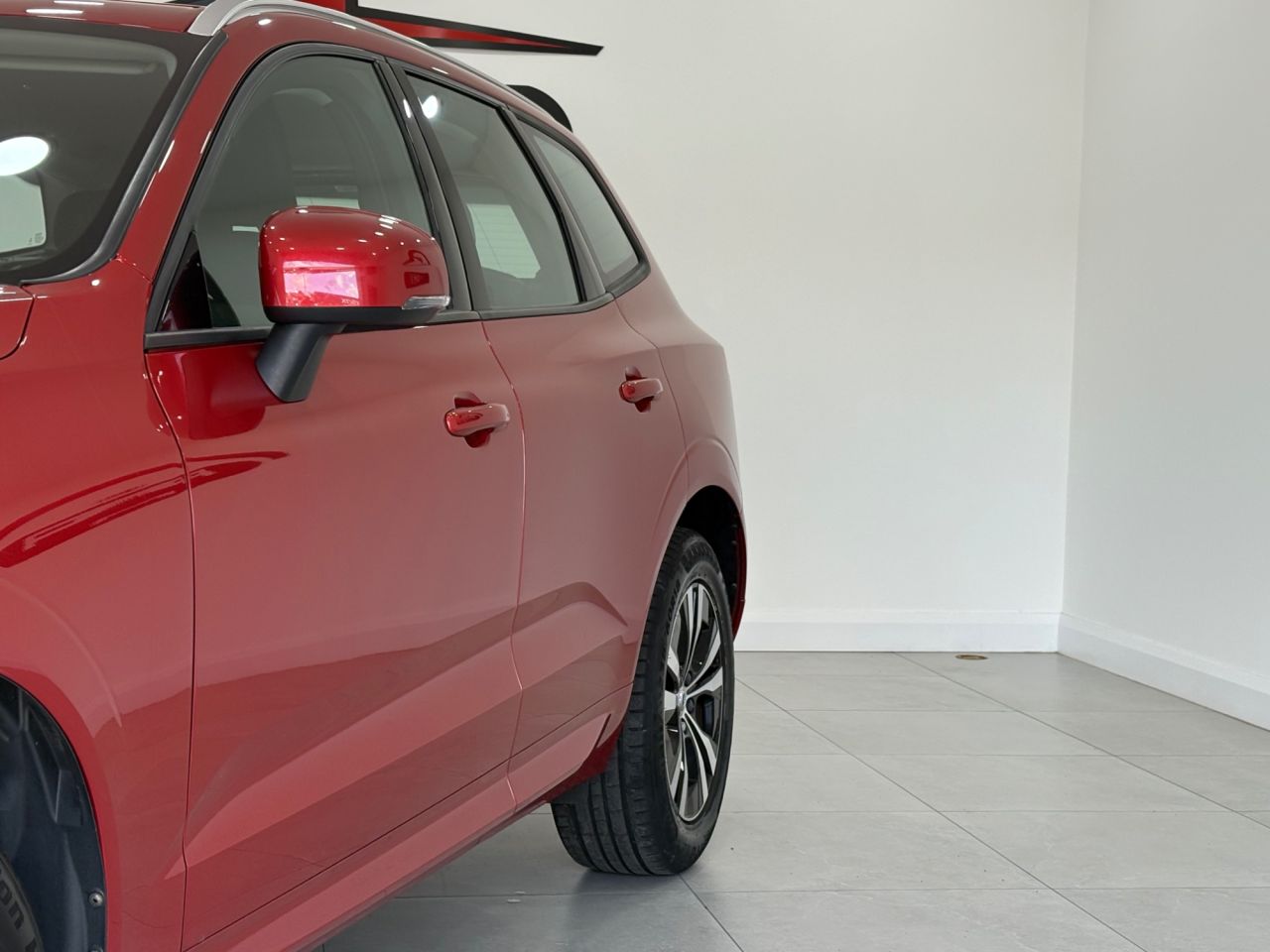 2019 VOLVO XC60 2.0 D4 Momentum SUV 5dr Diesel Auto Euro 6 (s/s) (190 ps) - vehicle photo 4 for sale on PureCar