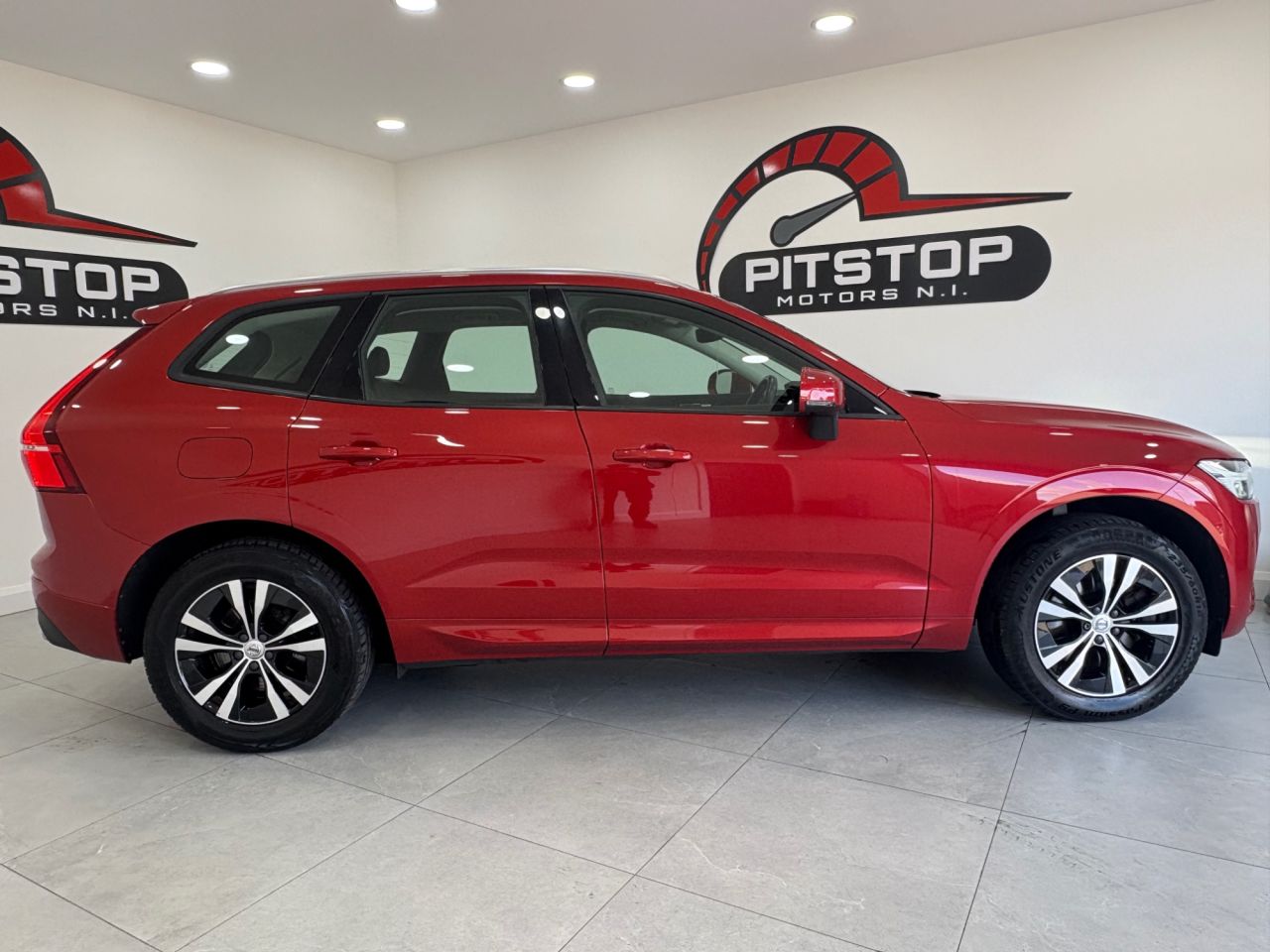 2019 VOLVO XC60 2.0 D4 Momentum SUV 5dr Diesel Auto Euro 6 (s/s) (190 ps) - vehicle photo 6 for sale on PureCar