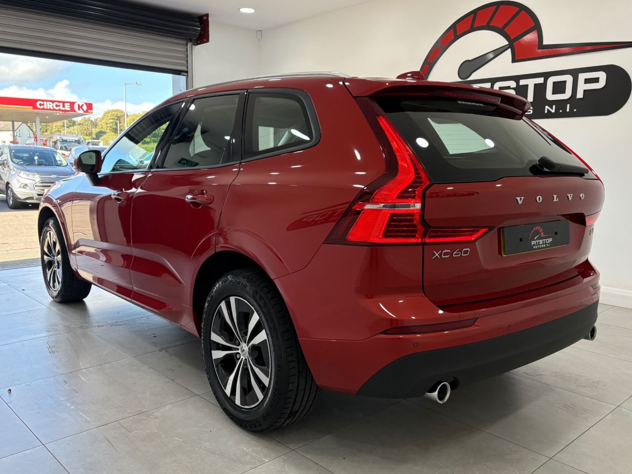 2019 VOLVO XC60 2.0 D4 Momentum SUV 5dr Diesel Auto Euro 6 (s/s) (190 ps) - vehicle photo 10 for sale on PureCar