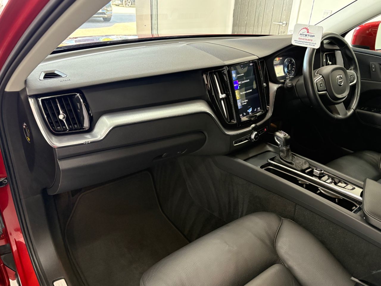 2019 VOLVO XC60 2.0 D4 Momentum SUV 5dr Diesel Auto Euro 6 (s/s) (190 ps) - vehicle photo 24 for sale on PureCar