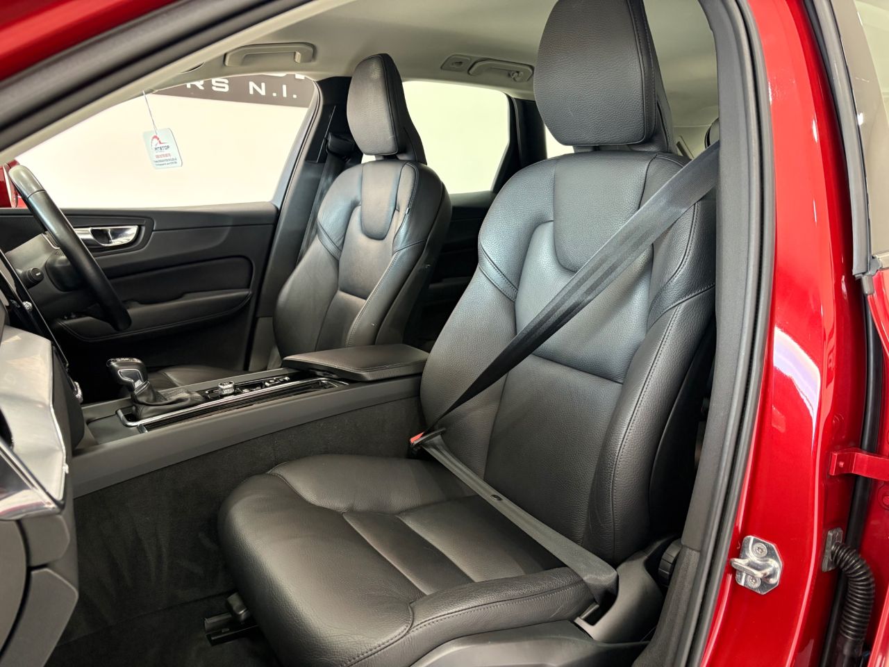 2019 VOLVO XC60 2.0 D4 Momentum SUV 5dr Diesel Auto Euro 6 (s/s) (190 ps) - vehicle photo 26 for sale on PureCar