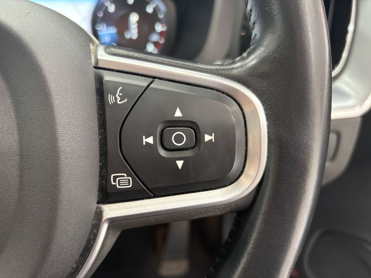 2019 VOLVO XC60 2.0 D4 Momentum SUV 5dr Diesel Auto Euro 6 (s/s) (190 ps) - vehicle photo 31 for sale on PureCar