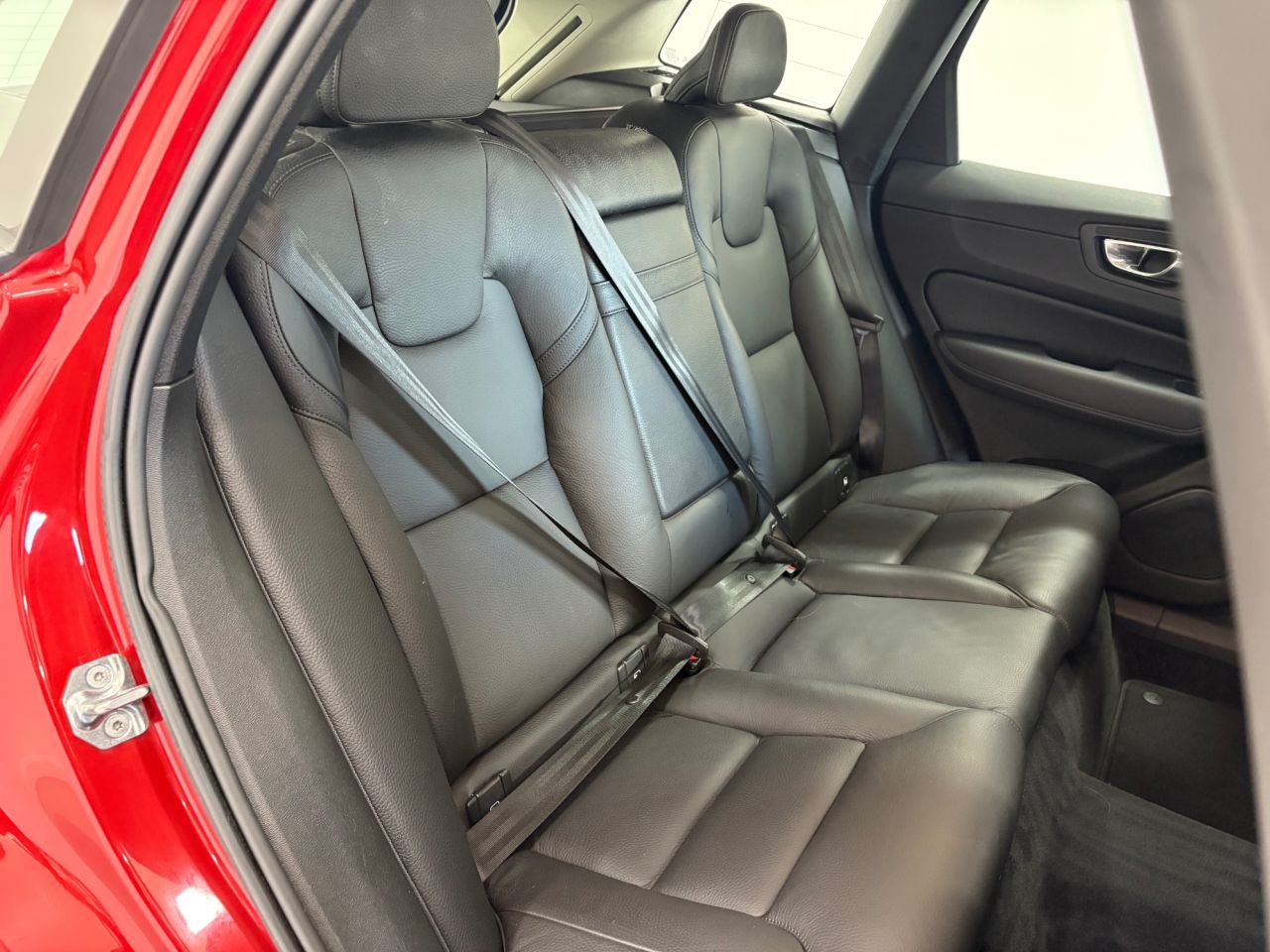 2019 VOLVO XC60 2.0 D4 Momentum SUV 5dr Diesel Auto Euro 6 (s/s) (190 ps) - vehicle photo 47 for sale on PureCar