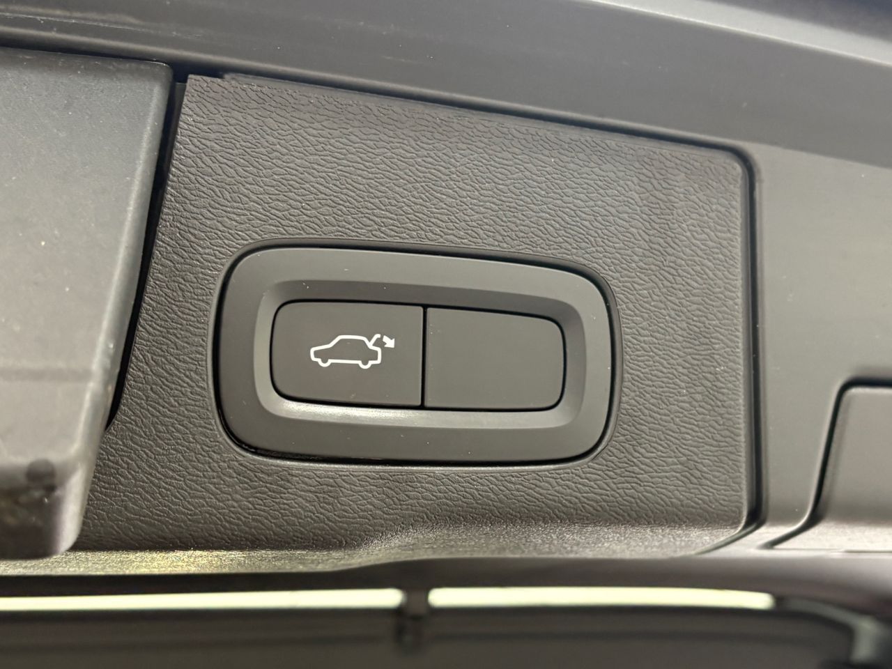 2019 VOLVO XC60 2.0 D4 Momentum SUV 5dr Diesel Auto Euro 6 (s/s) (190 ps) - vehicle photo 51 for sale on PureCar