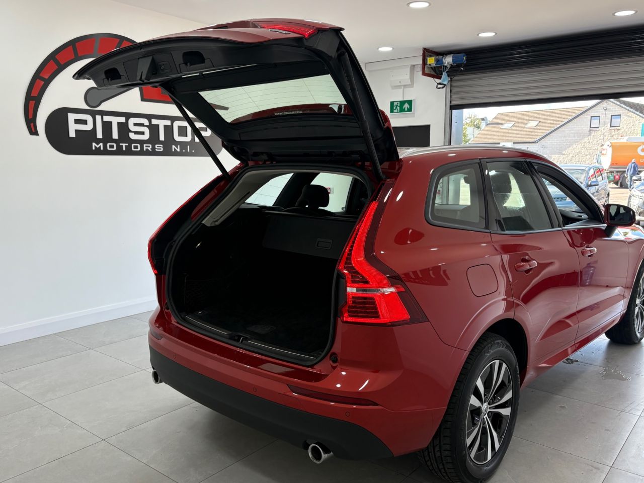 2019 VOLVO XC60 2.0 D4 Momentum SUV 5dr Diesel Auto Euro 6 (s/s) (190 ps) - vehicle photo 52 for sale on PureCar
