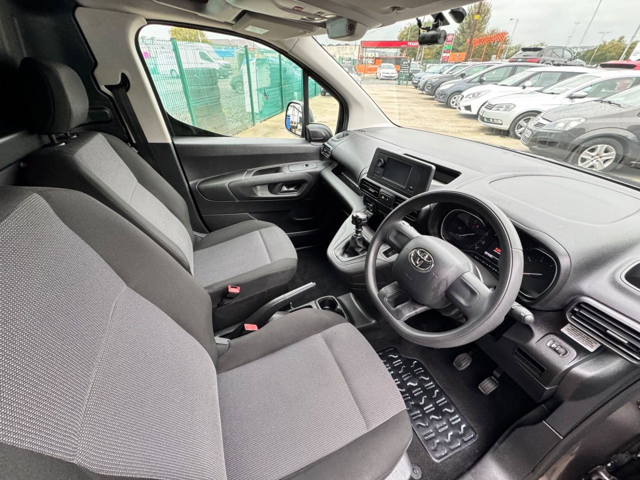 2022 TOYOTA PROACE CITY 1.5 BlueHDi Active Short Panel Van 5dr Diesel Manual SWB Euro 6 (s/s) (100 - vehicle photo 14 for sale on PureCar