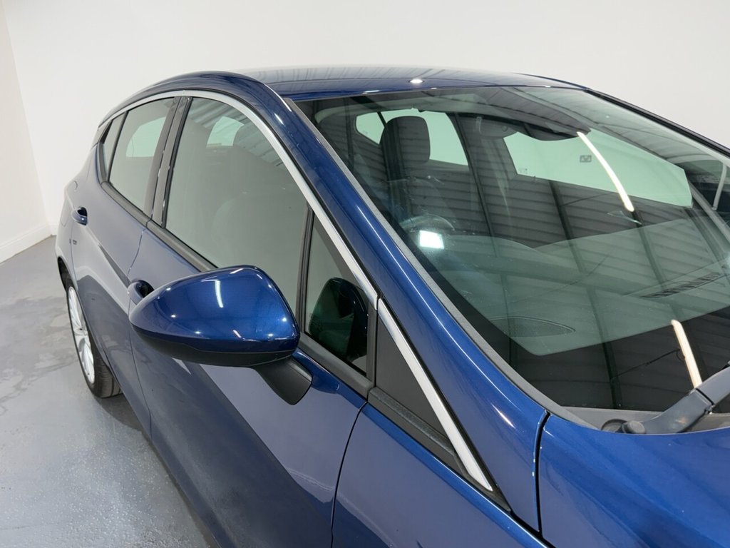 2021 Vauxhall Astra — image 6