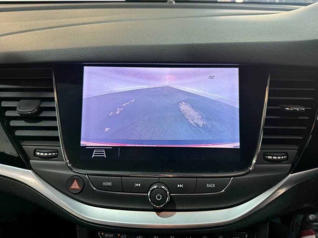 2021 Vauxhall Astra — image 9