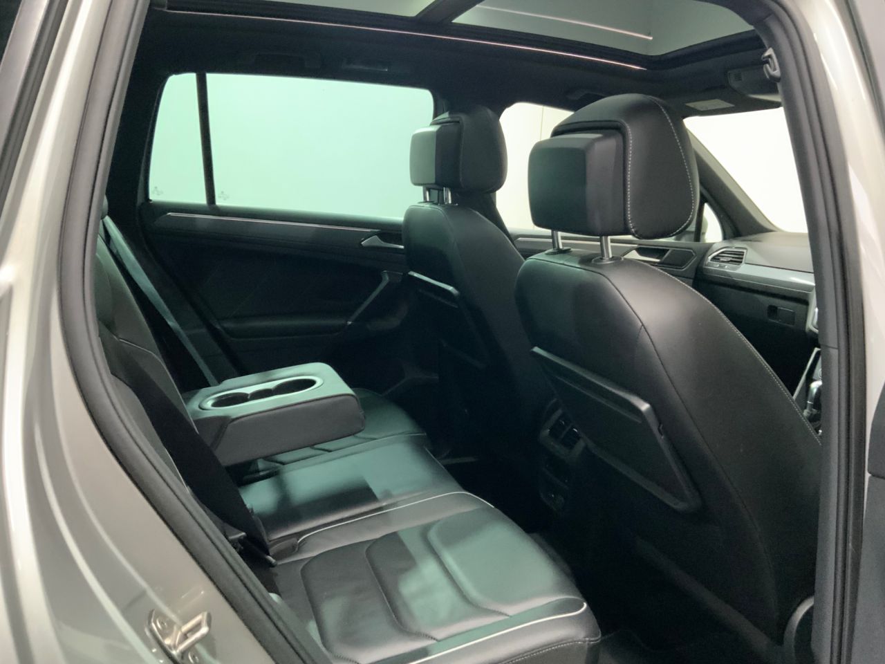 2018 VOLKSWAGEN TIGUAN 2.0 TSI R-Line SUV 5dr Petrol DSG 4Motion Euro 6 (s/s) (180 ps) - vehicle photo 21 for sale on PureCar