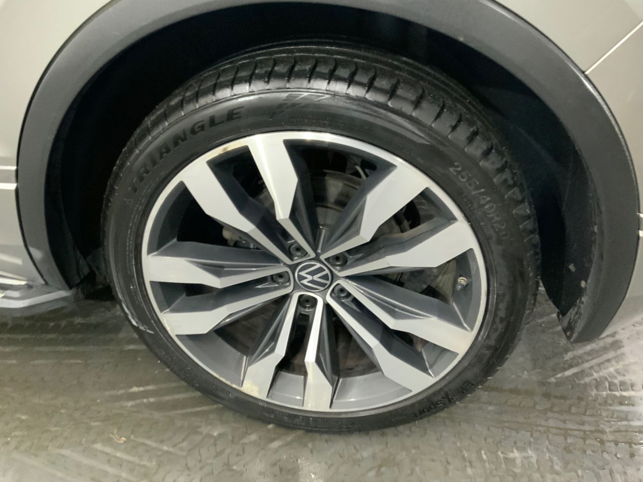 2018 VOLKSWAGEN TIGUAN 2.0 TSI R-Line SUV 5dr Petrol DSG 4Motion Euro 6 (s/s) (180 ps) - vehicle photo 23 for sale on PureCar