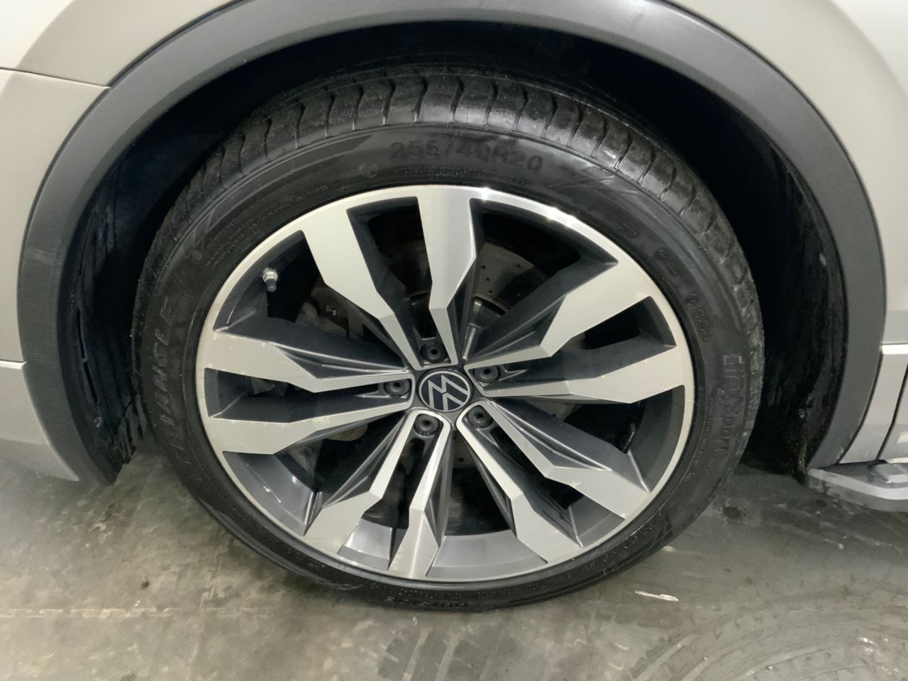 2018 VOLKSWAGEN TIGUAN 2.0 TSI R-Line SUV 5dr Petrol DSG 4Motion Euro 6 (s/s) (180 ps) - vehicle photo 24 for sale on PureCar