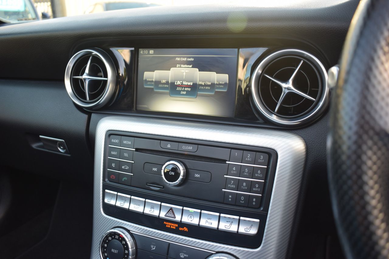 2017 MERCEDES SLC 2.0 SLC200 AMG Line Convertible 2dr Petrol G-Tronic Euro 6 (s/s) (184 ps) I - vehicle photo 22 for sale on PureCar