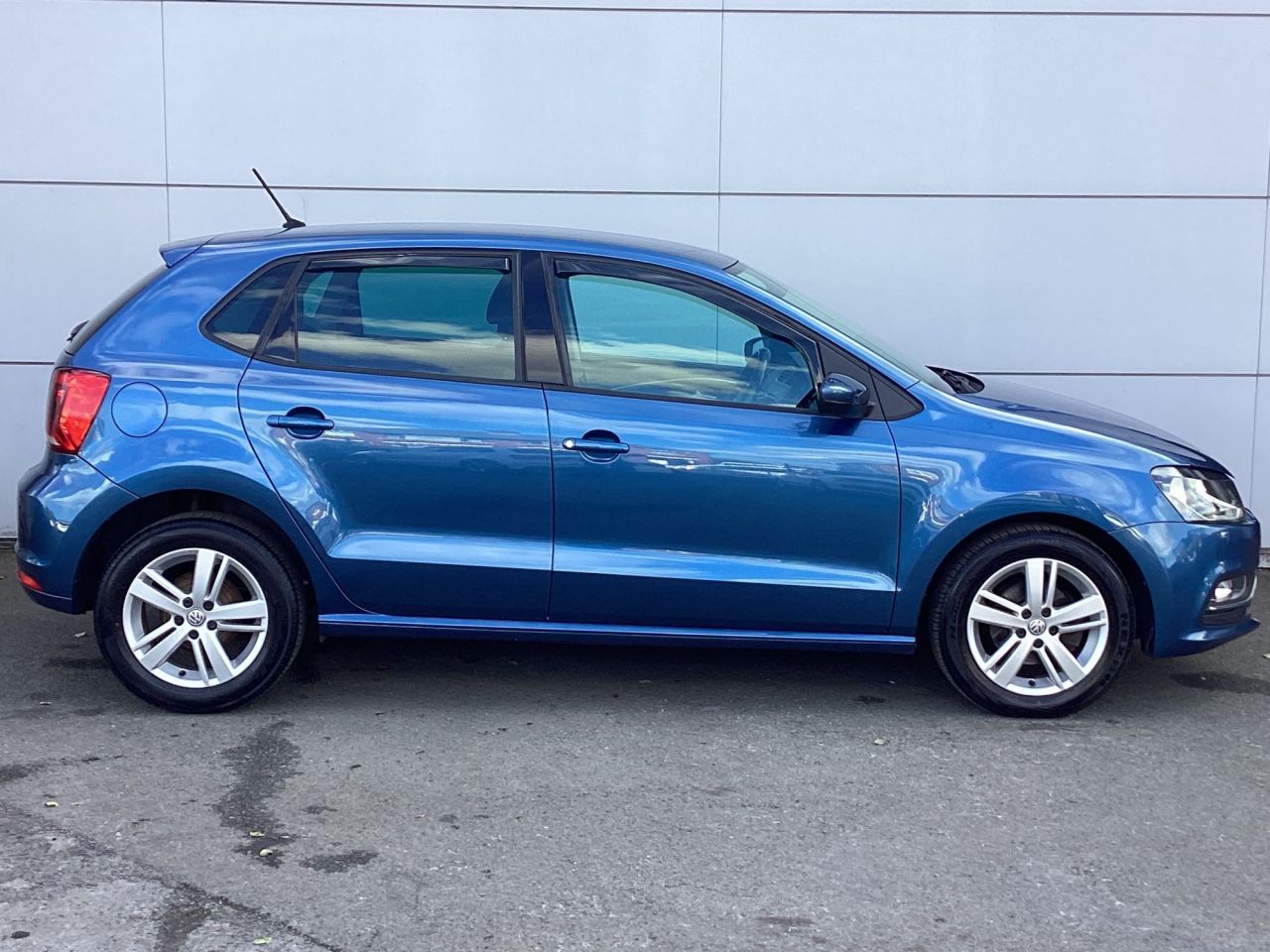 2017 VOLKSWAGEN POLO 1.0 Match Edition Hatchback 5dr Petrol Manual Euro 6 (s/s) (60 ps) Only 37, - vehicle photo 6 for sale on PureCar