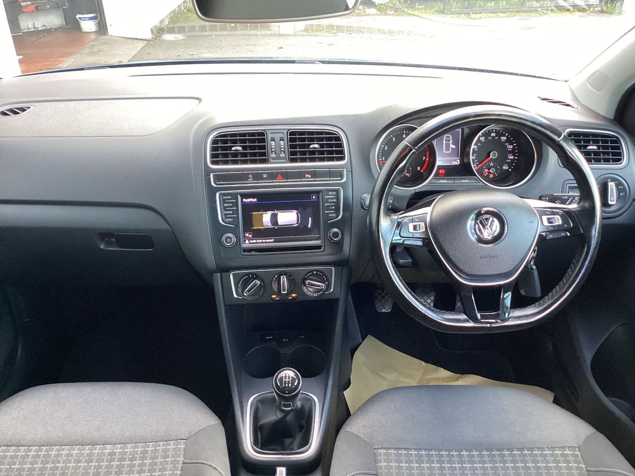 2017 VOLKSWAGEN POLO 1.0 Match Edition Hatchback 5dr Petrol Manual Euro 6 (s/s) (60 ps) Only 37, - vehicle photo 10 for sale on PureCar