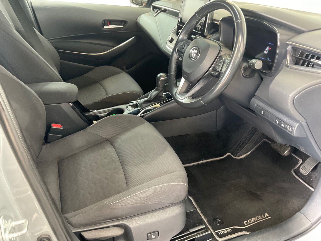 2019 TOYOTA COROLLA 1.8 VVT-h Icon Tech Touring Sports 5dr Petrol Hybrid CVT Euro 6 (s/s) (122 - vehicle photo 13 for sale on PureCar