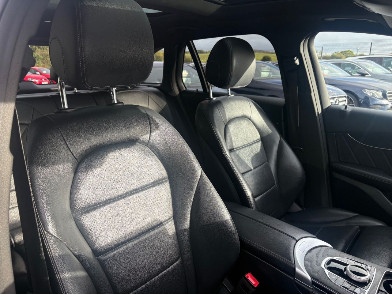 2019 MERCEDES GLC 2.1 GLC250d AMG Night Edition SUV 5dr Diesel G-Tronic+ 4MATIC Euro 6 (s/s) - vehicle photo 11 for sale on PureCar