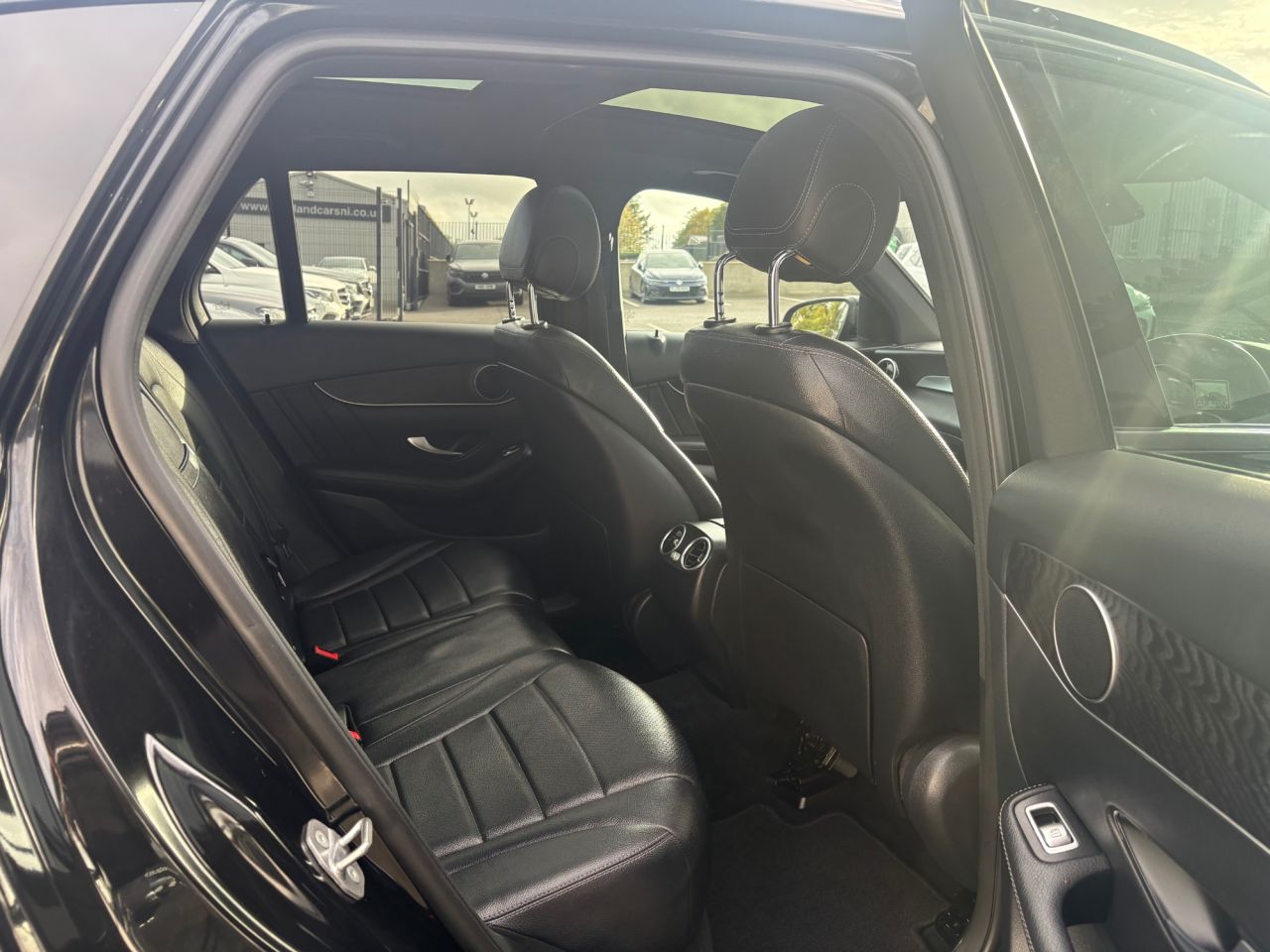 2019 MERCEDES GLC 2.1 GLC250d AMG Night Edition SUV 5dr Diesel G-Tronic+ 4MATIC Euro 6 (s/s) - vehicle photo 12 for sale on PureCar