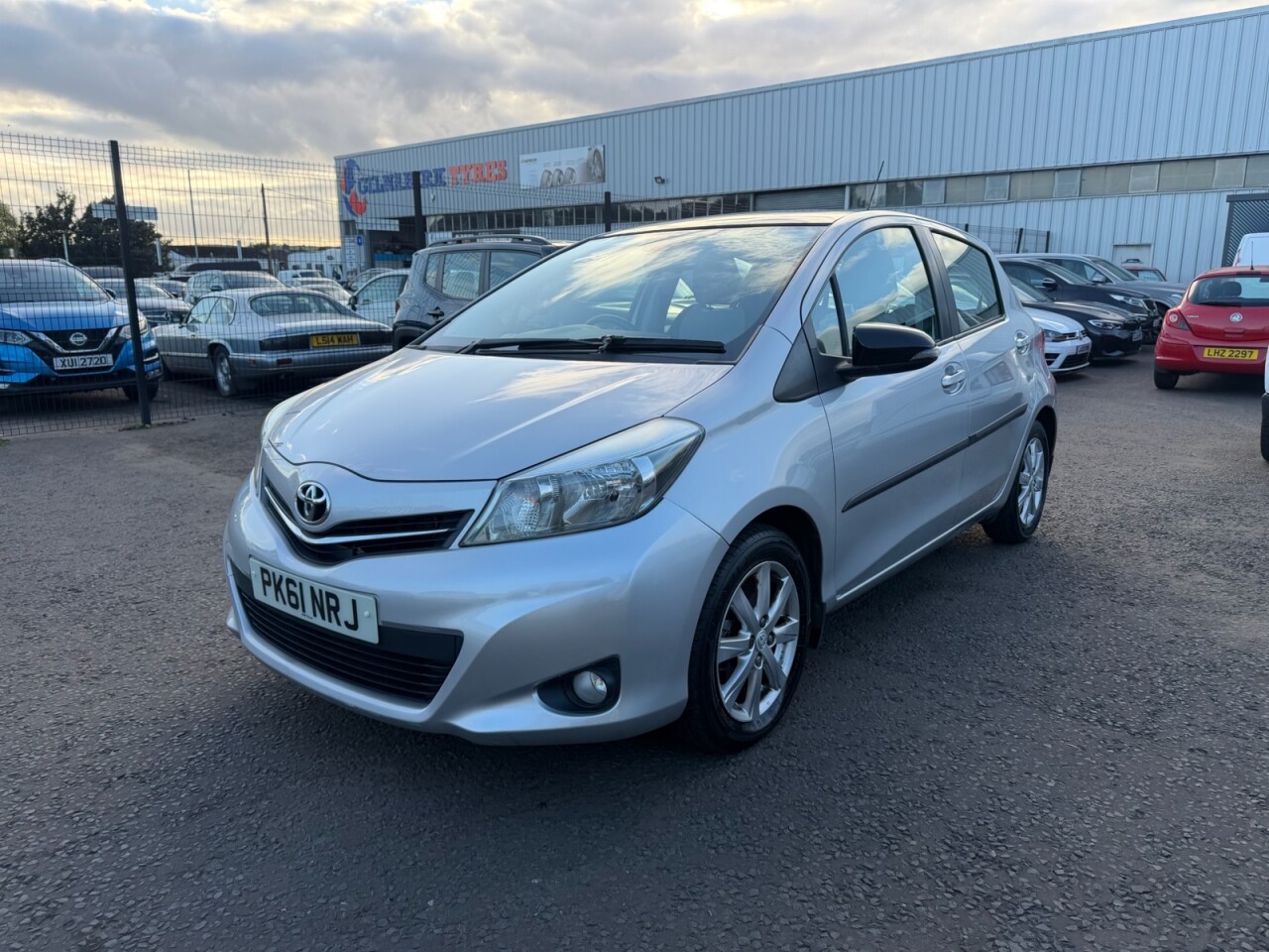 2011 TOYOTA YARIS 1.33 Dual VVT-i T Spirit Hatchback 5dr Petrol Multidrive S Euro 5 (101 ps) - vehicle photo 15 for sale on PureCar