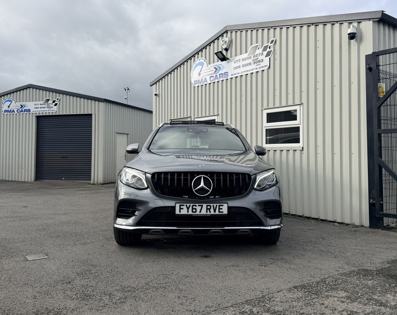 2017 MERCEDES GLC 2.1 GLC220d AMG Line (Premium Plus) SUV 5dr Diesel G-Tronic 4MATIC Euro 6 ( - vehicle photo 2 for sale on PureCar