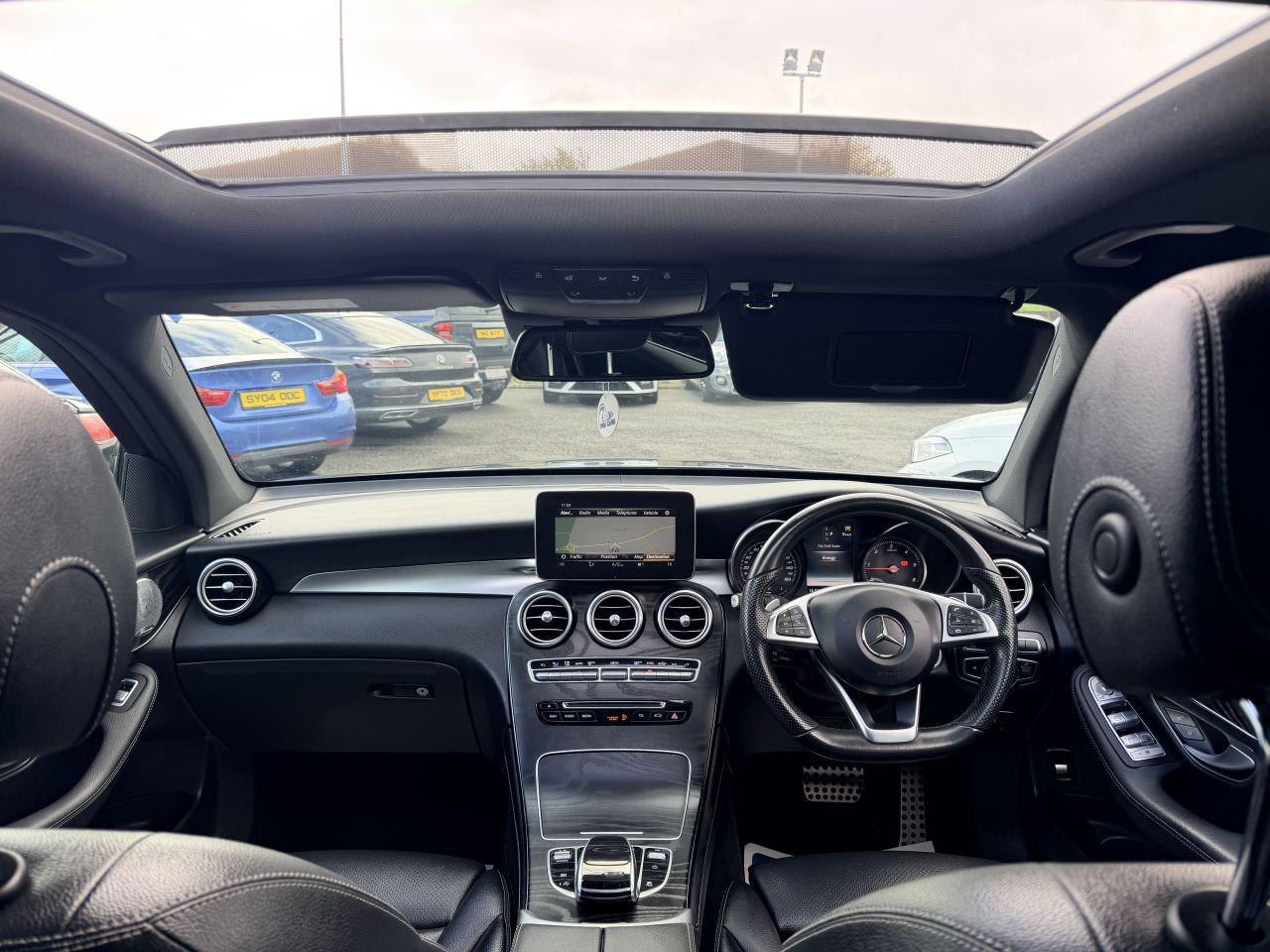 2017 MERCEDES GLC 2.1 GLC220d AMG Line (Premium Plus) SUV 5dr Diesel G-Tronic 4MATIC Euro 6 ( - vehicle photo 8 for sale on PureCar