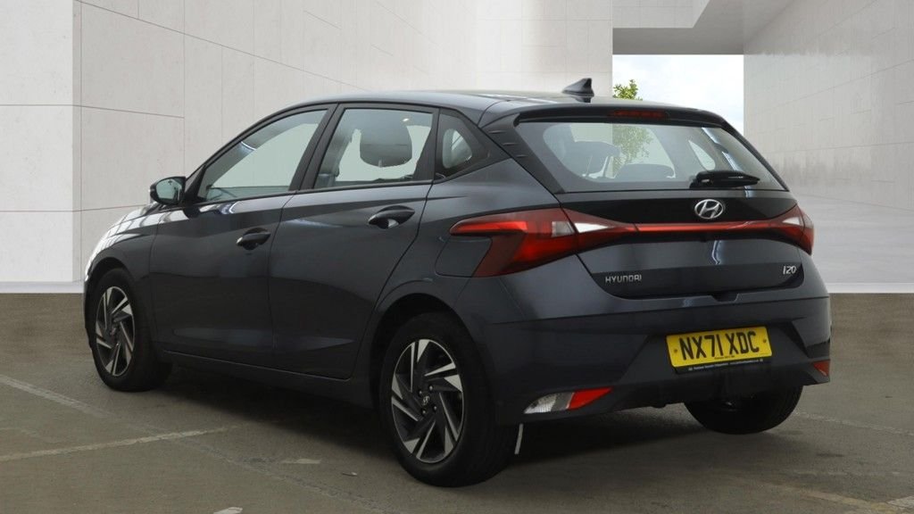 2021 Hyundai i20 — image 3