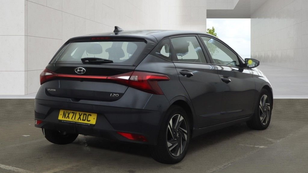 2021 Hyundai i20 — image 4