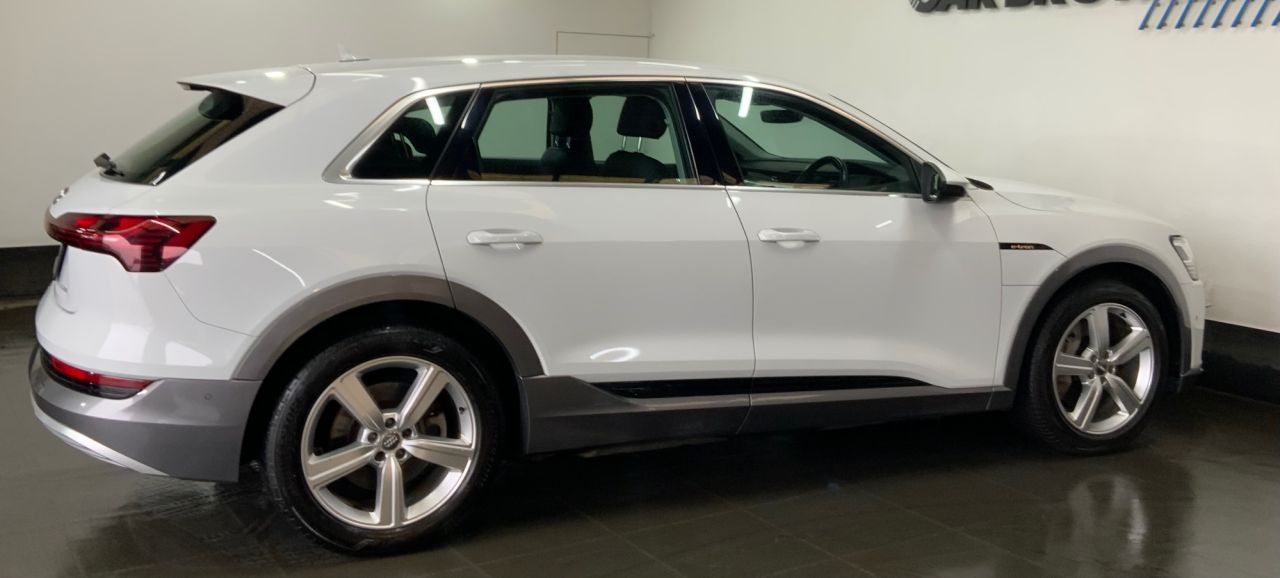 2020 AUDI E-TRON 50 Technik SUV 5dr Electric Auto quattro 71.2kWh (313 ps) - vehicle photo 8 for sale on PureCar
