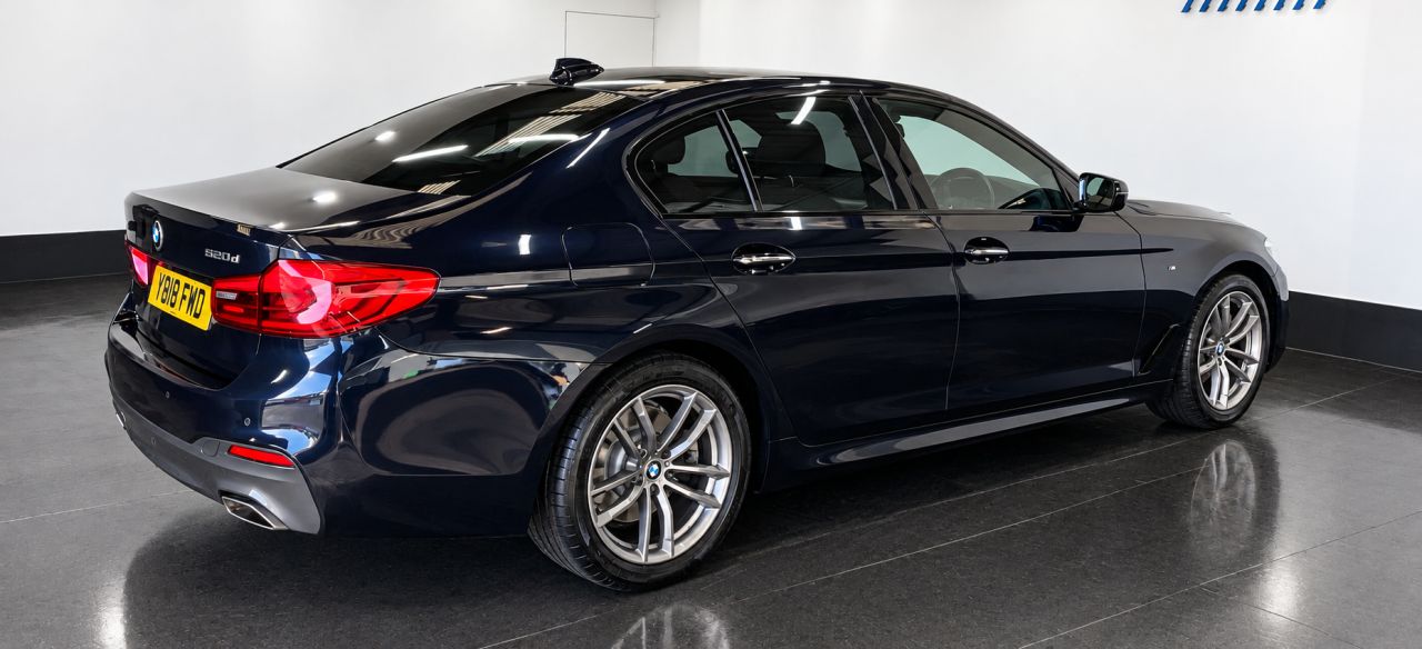 2018 BMW 5 SERIES 2.0 520d M Sport Saloon 4dr Diesel Auto Euro 6 (s/s) (190 ps) - vehicle photo 4 for sale on PureCar