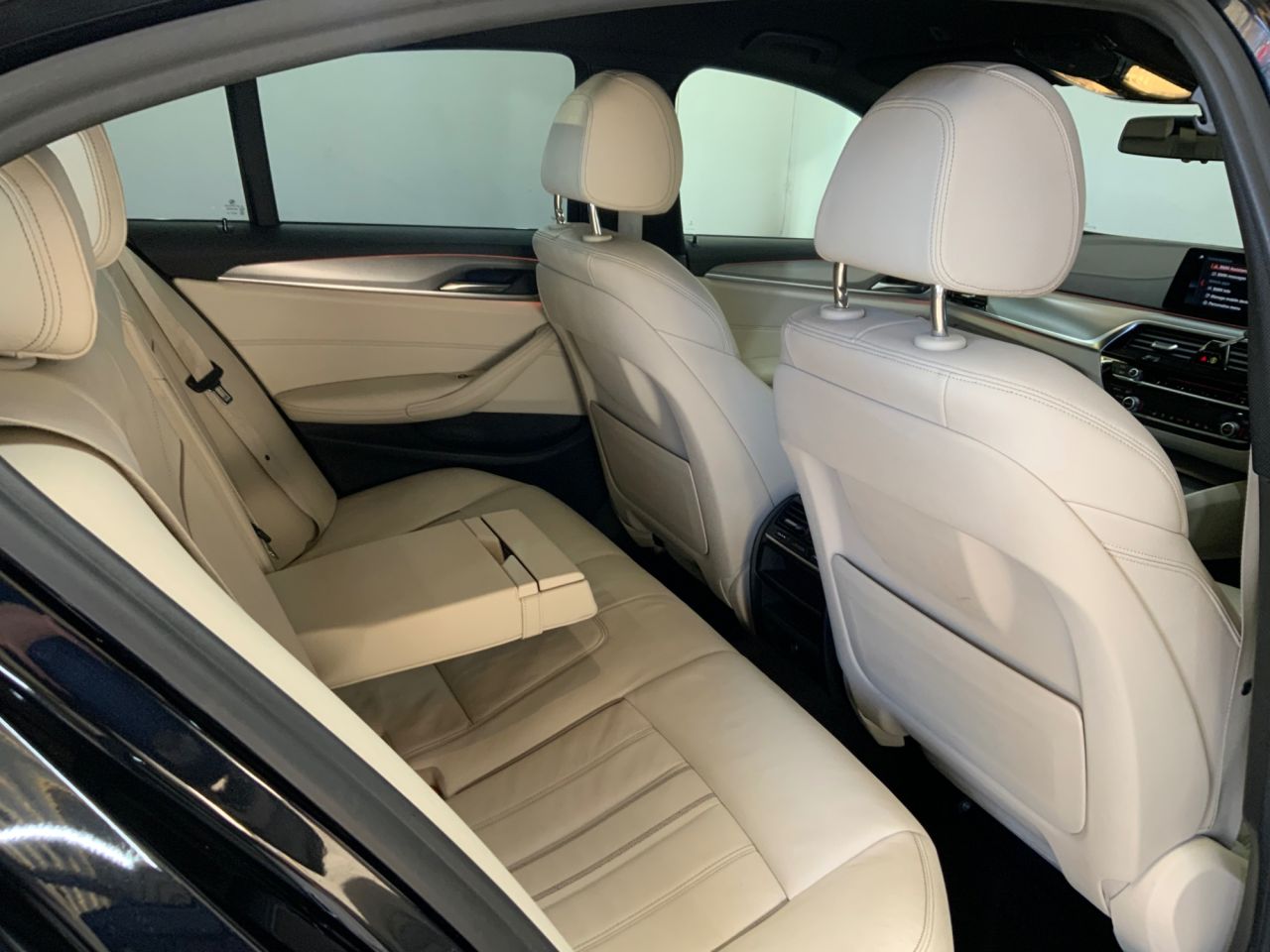 2018 BMW 5 SERIES 2.0 520d M Sport Saloon 4dr Diesel Auto Euro 6 (s/s) (190 ps) - vehicle photo 16 for sale on PureCar