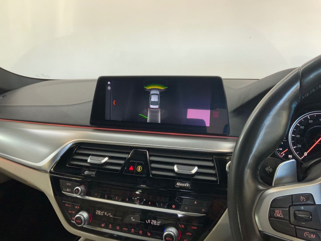 2018 BMW 5 SERIES 2.0 520d M Sport Saloon 4dr Diesel Auto Euro 6 (s/s) (190 ps) - vehicle photo 32 for sale on PureCar