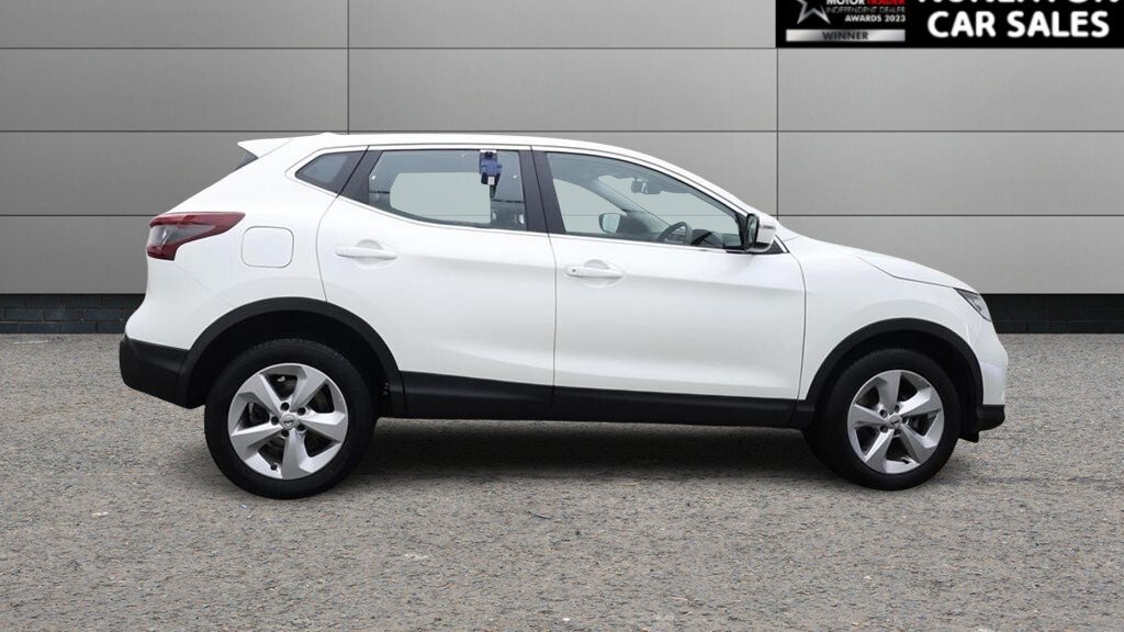 2020 Nissan Qashqai — image 2